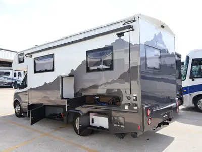 2024 Dynamax Corp Isata 3 Series photo 21