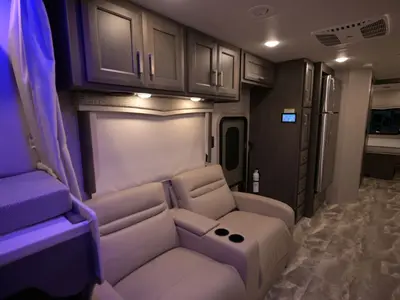 2024 Thor Motor Coach Omni photo 18