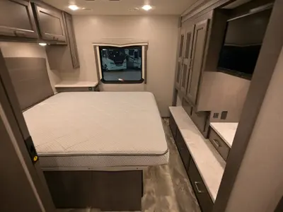 2024 Thor Motor Coach Omni photo 27