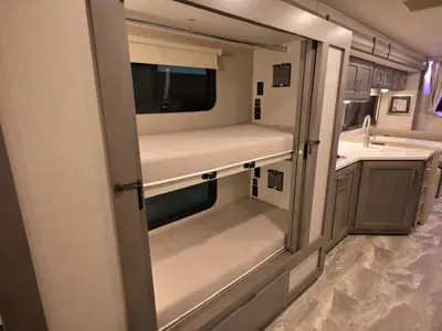 2024 Thor Motor Coach Omni photo 17