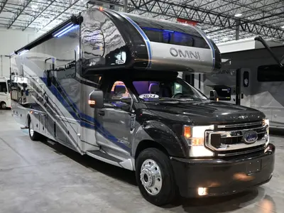 2024 Thor Motor Coach Omni exterior