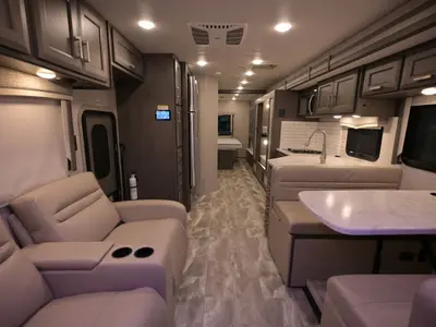 2024 Thor Motor Coach Omni photo 6