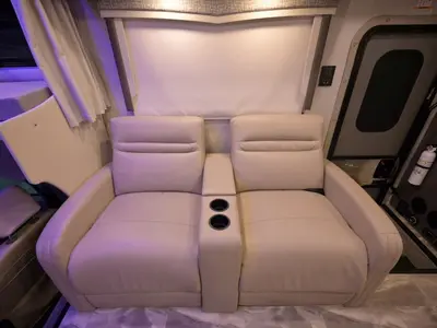 2024 Thor Motor Coach Omni photo 19