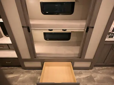 2024 Thor Motor Coach Omni photo 16
