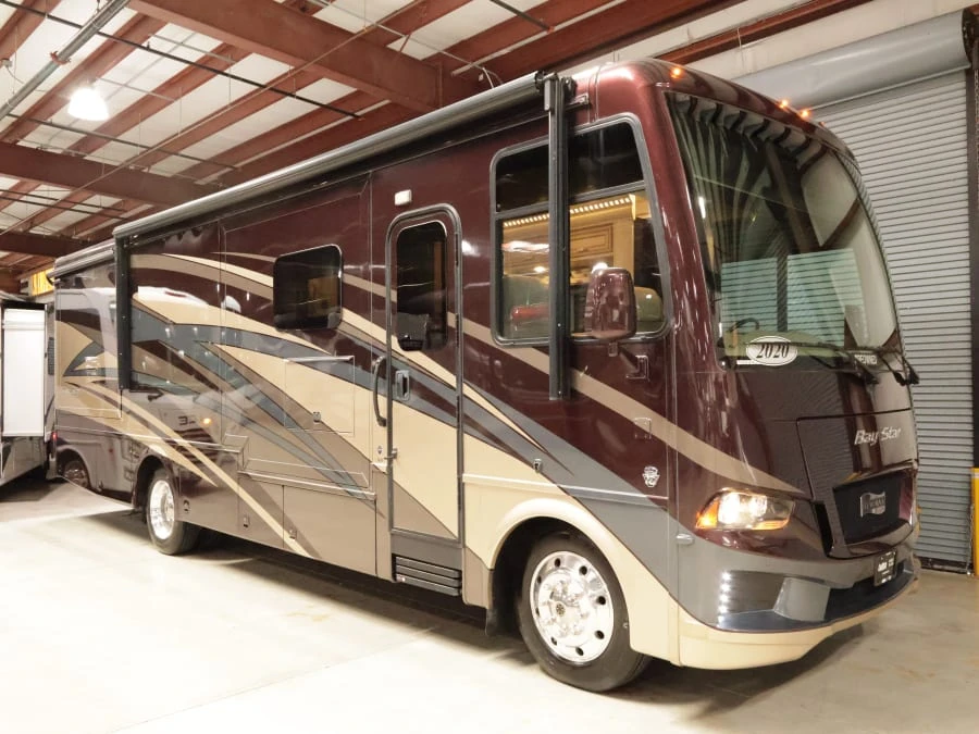 2020 Newmar BAY Star exterior