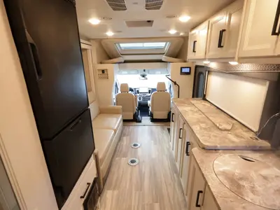 2023 Thor Motor Coach Gemini AWD photo 3