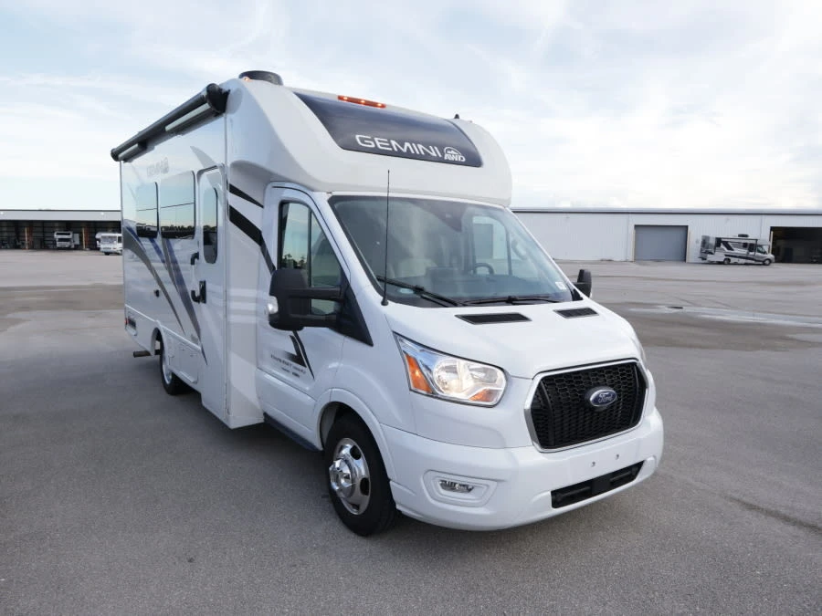 2023 Thor Motor Coach Gemini AWD exterior
