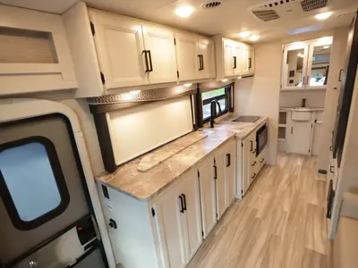 2023 Thor Motor Coach Gemini AWD photo 5