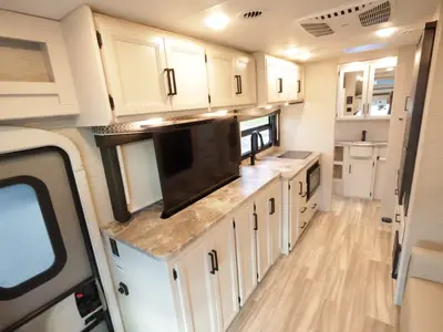 2023 Thor Motor Coach Gemini AWD photo 6
