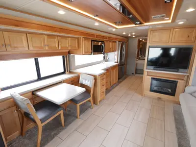2022 Tiffin Motorhomes Allegro RED photo 6