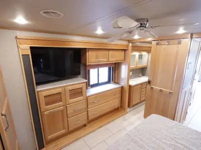 2022 Tiffin Motorhomes Allegro RED photo 20