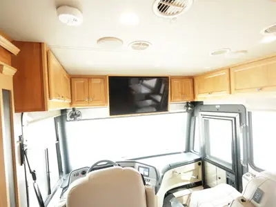 2022 Tiffin Motorhomes Allegro RED photo 4