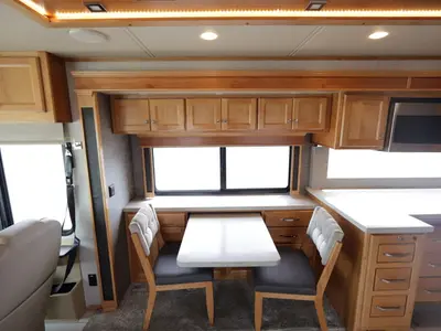 2022 Tiffin Motorhomes Allegro RED photo 7