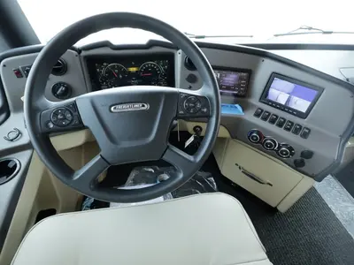 2022 Tiffin Motorhomes Allegro RED photo 2