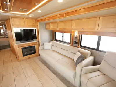 2022 Tiffin Motorhomes Allegro RED photo 12