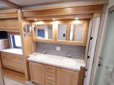 2022 Tiffin Motorhomes Allegro RED photo 17