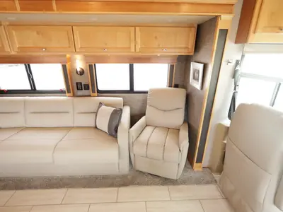 2022 Tiffin Motorhomes Allegro RED photo 13