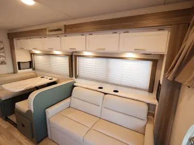 2025 Thor Motor Coach Eddie Bauer photo 14