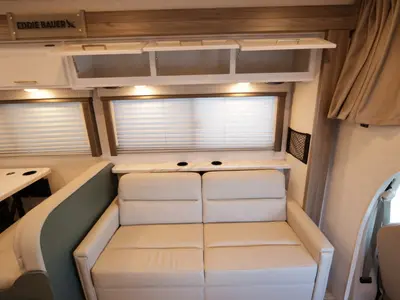 2025 Thor Motor Coach Eddie Bauer photo 16