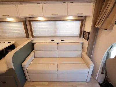 2025 Thor Motor Coach Eddie Bauer photo 15