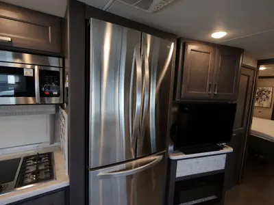 2023 Thor Motor Coach Inception photo 12