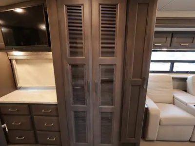 2023 Thor Motor Coach Inception photo 18