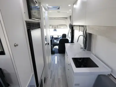 2023 Pleasure Way Ontour photo 4