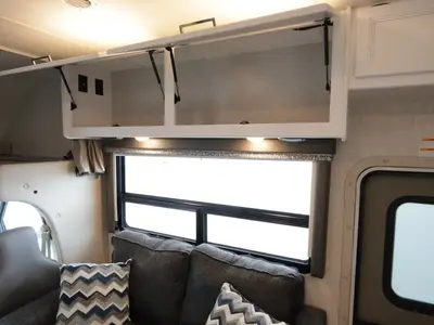 2025 Thor Motor Coach Quantum photo 17