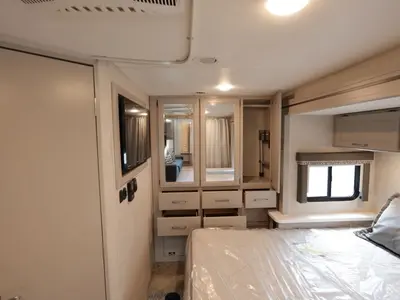 2025 Thor Motor Coach Quantum photo 24