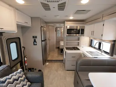 2025 Thor Motor Coach Quantum photo 5