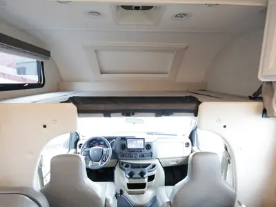 2025 Thor Motor Coach Quantum photo 4