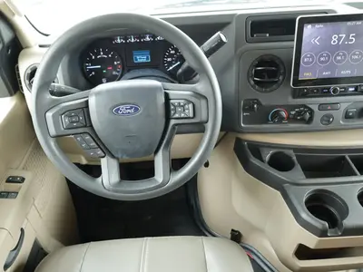 2025 Thor Motor Coach Quantum photo 2