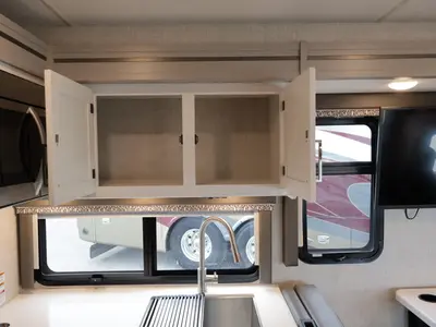 2025 Thor Motor Coach Quantum photo 14