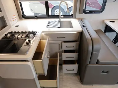 2025 Thor Motor Coach Quantum photo 13