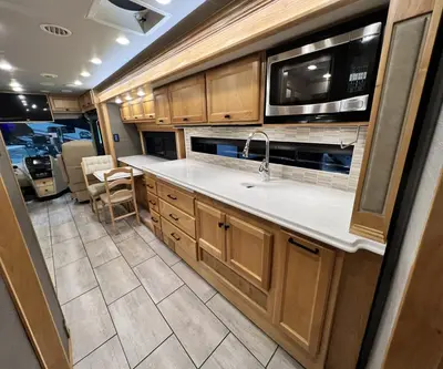2022 Tiffin Motorhomes Breeze 31BR photo 10