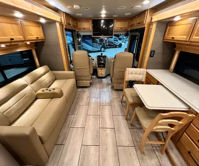 2022 Tiffin Motorhomes Breeze 31BR photo 3