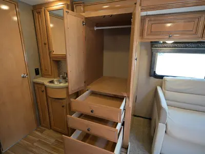 2018 Thor Motor Coach Synergy photo 20