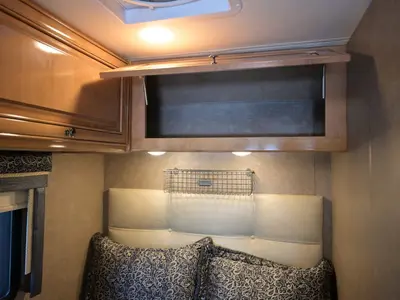 2018 Thor Motor Coach Synergy photo 24