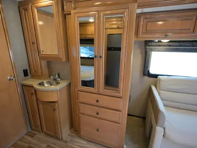 2018 Thor Motor Coach Synergy photo 19