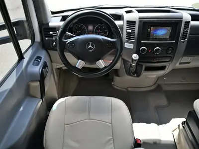 2018 Thor Motor Coach Synergy photo 2