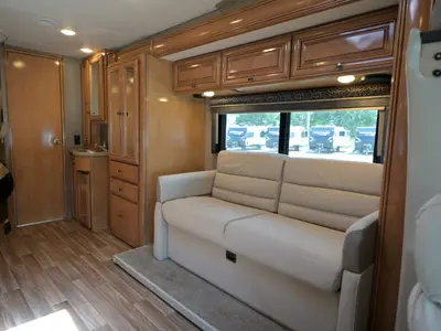 2018 Thor Motor Coach Synergy photo 15
