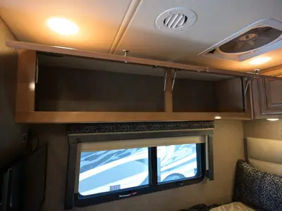 2018 Thor Motor Coach Synergy photo 23