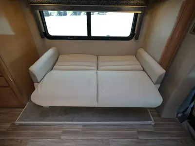 2018 Thor Motor Coach Synergy photo 17