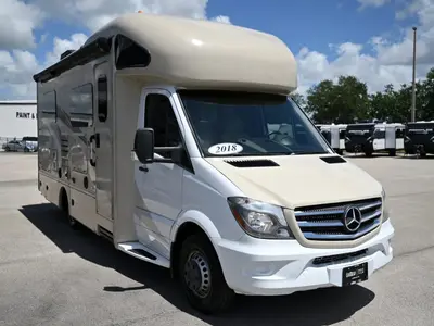 2018 Thor Motor Coach Synergy exterior