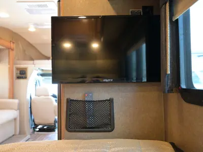 2018 Thor Motor Coach Synergy photo 26