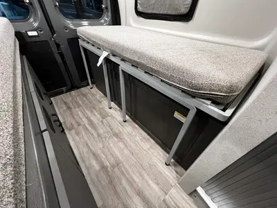 2025 Thor Motor Coach Dazzle photo 26