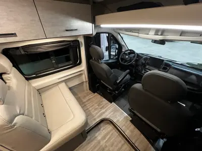 2025 Thor Motor Coach Dazzle photo 20