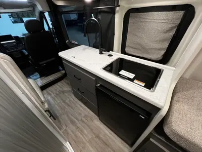 2025 Thor Motor Coach Dazzle photo 14