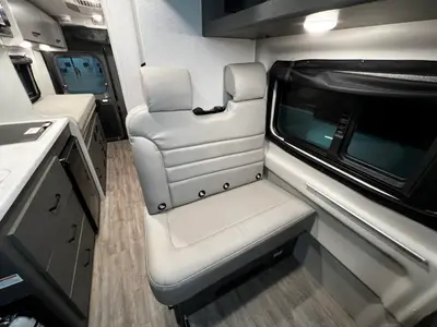2025 Thor Motor Coach Dazzle photo 22