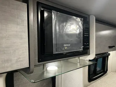 2025 Thor Motor Coach Dazzle photo 12